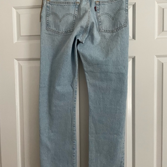 NWT LEVIS JEANS. - Picture 4 of 4